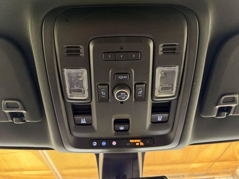 Used 2021 GMC Yukon XL AT4 w/ AT4 Premium Plus Package AWD/4WD image 22
