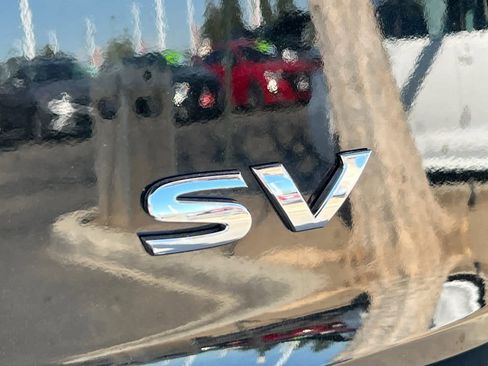 Used 2022 Nissan Rogue SV image 17