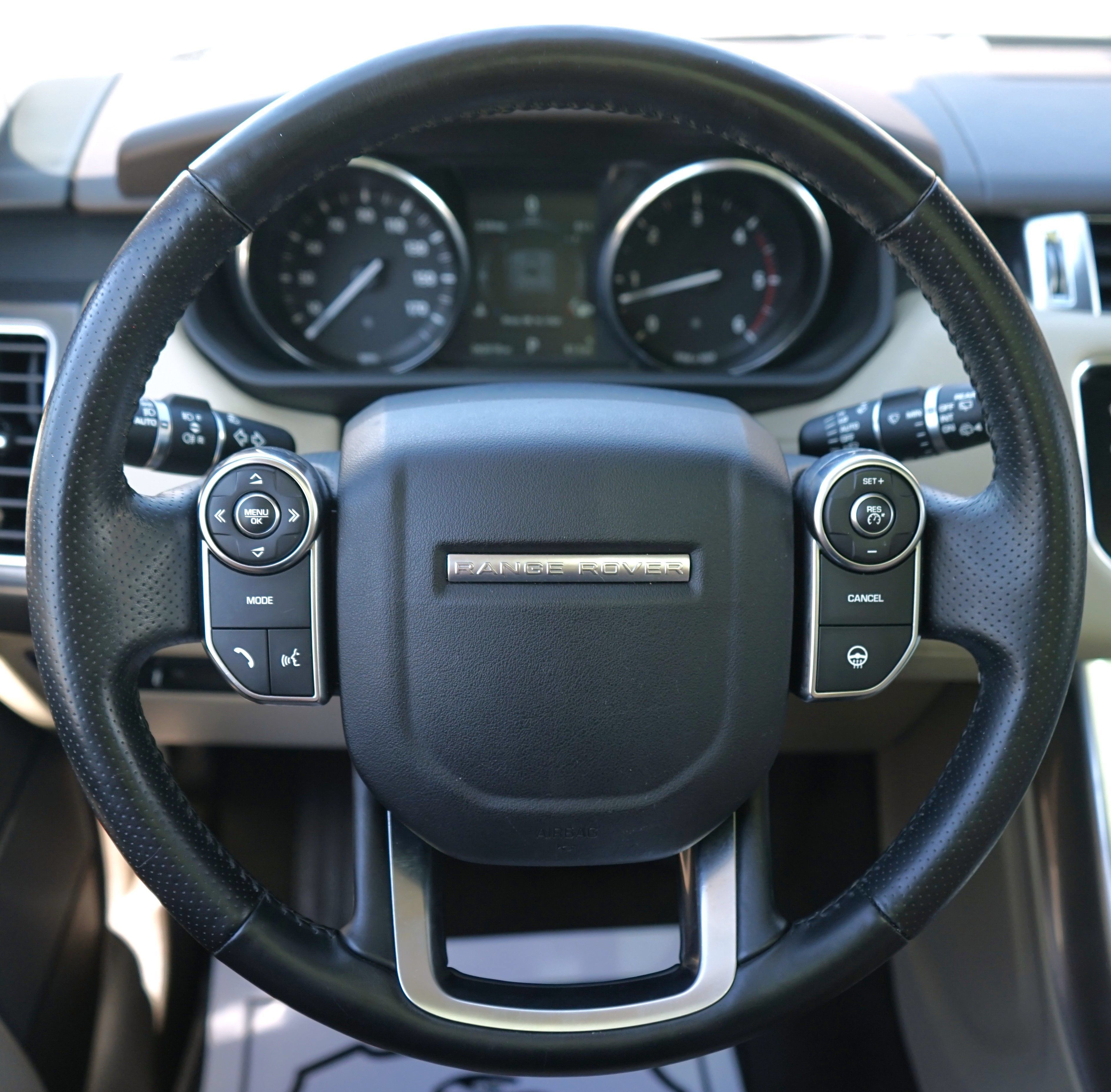 Used 2016 Land Rover Range Rover Sport SE AWD/4WD image 18