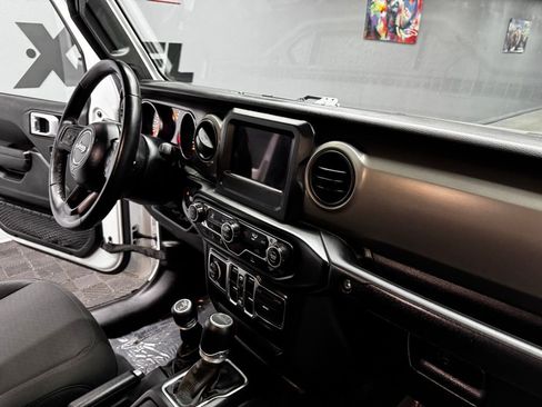 Used 2022 Jeep Gladiator Sport AWD/4WD image 48