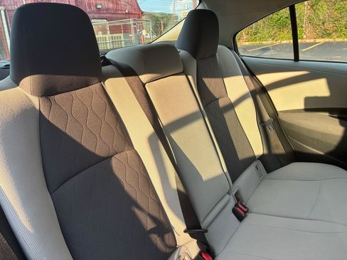 Used 2020 Toyota Corolla LE FWD image 22
