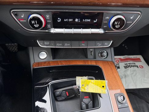 Used 2023 Audi Q5 2.0T Premium w/ Convenience Package image 22