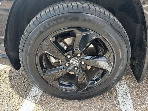 Used 2020 Toyota RAV4 XSE image 10