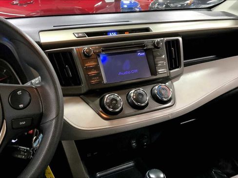 Used 2013 Toyota RAV4 LE AWD/4WD image 6
