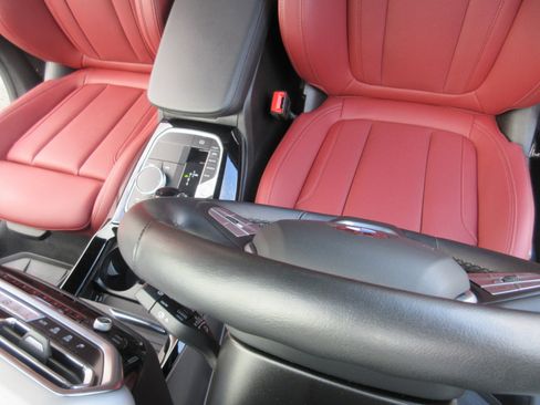 Used 2024 BMW X3 xDrive30i w/ Convenience Package image 13