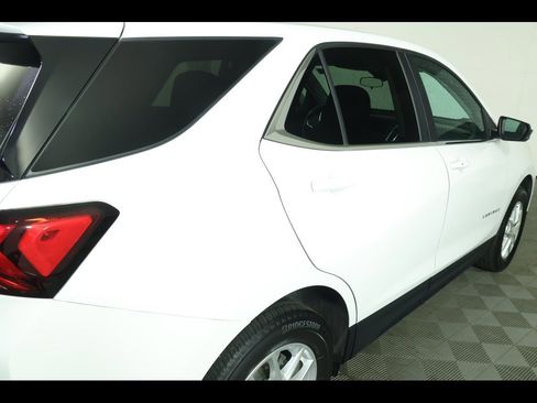 Used 2022 Chevrolet Equinox LT image 17