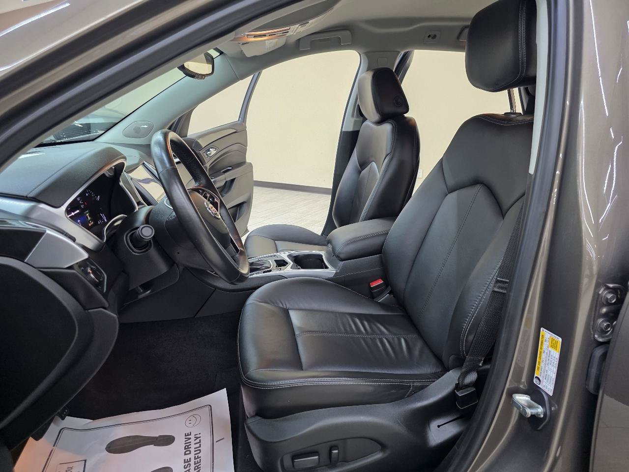 Used 2014 Cadillac SRX FWD image 16