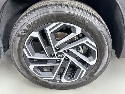 Used 2025 Hyundai Tucson Limited image 32