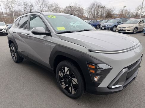 Used 2025 Hyundai Kona SEL image 7