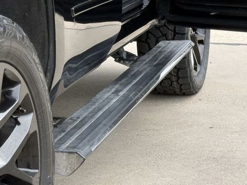 Used 2019 Chevrolet Tahoe Premier w/ Premier Plus Edition image 12