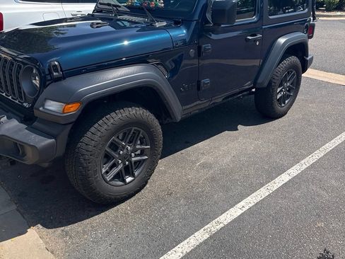 Used 2025 Jeep Wrangler Sport AWD/4WD image 1