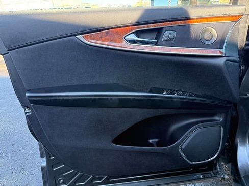 Used 2020 Lincoln Nautilus Reserve w/ Equipment Group 201A image 14