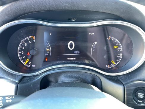 Used 2021 Jeep Grand Cherokee Laredo X image 18