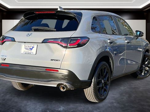 Used 2023 Honda HR-V Sport image 2