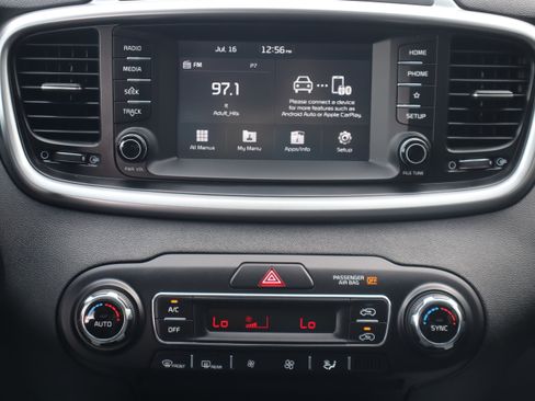 Used 2019 Kia Sorento AWD V6 image 13