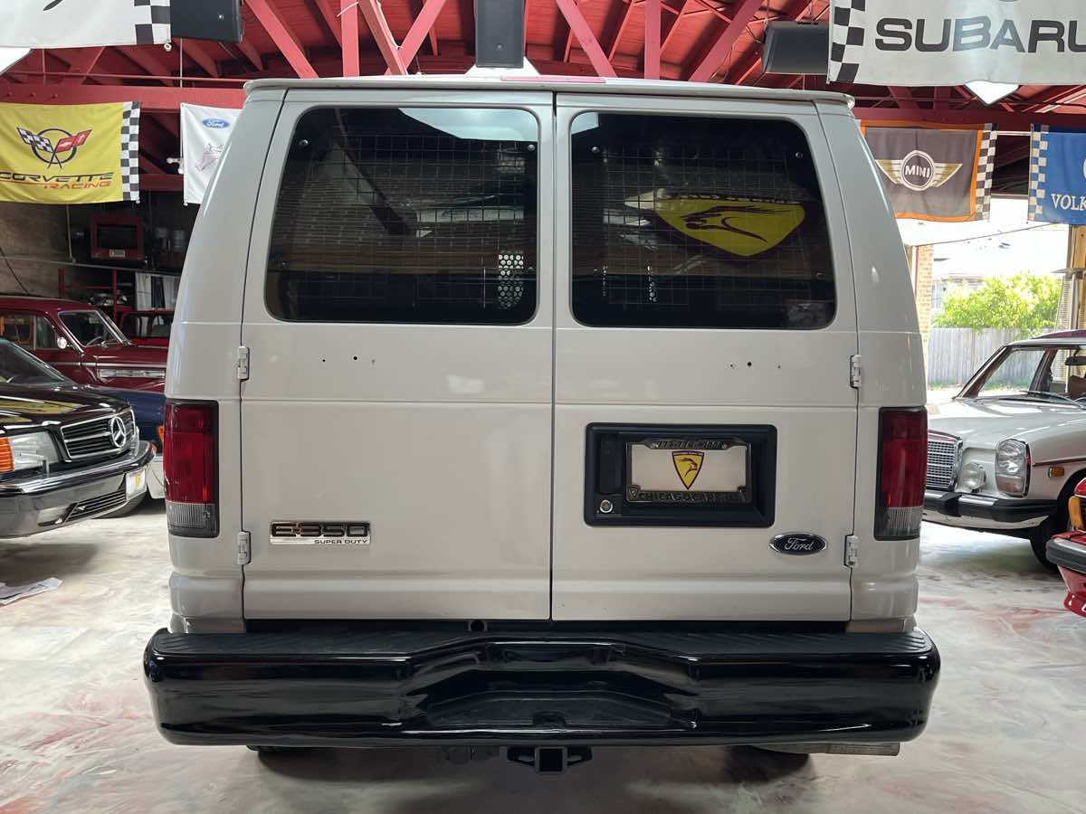Used 2009 Ford E-350 and Econoline 350 Super Duty RWD image 5