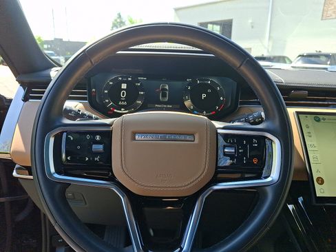 Used 2024 Land Rover Range Rover Sport SE AWD/4WD image 19