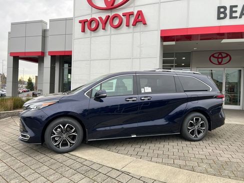 New 2026 Toyota Sienna Platinum image 2