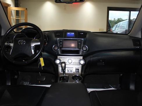 Used 2013 Toyota Highlander SE AWD/4WD image 14