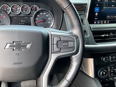 Used 2021 Chevrolet Tahoe Z71 w/ Z71 Signature Package AWD/4WD image 24