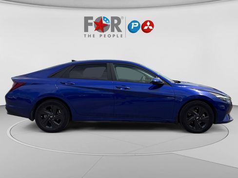 Used 2023 Hyundai Elantra SEL FWD image 6