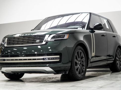 Used 2023 Land Rover Range Rover SE image 8