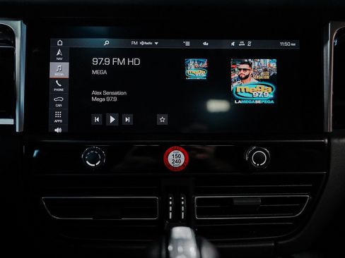 Used 2023 Porsche Macan image 19