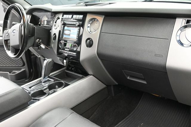 Used 2014 Ford Expedition Limited w/ Equipment Group 301A AWD/4WD image 31