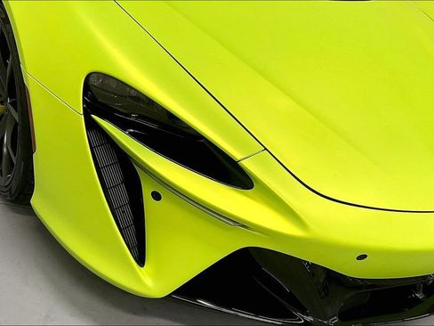 Used 2023 McLaren Artura image 29