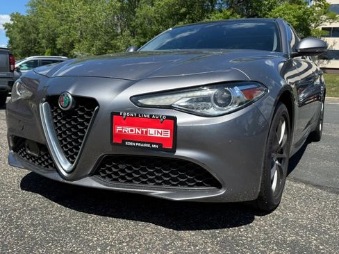 Used 2018 Alfa Romeo Giulia AWD image 15
