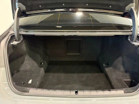 Used 2025 BMW 760i xDrive w/ Executive Package image 39