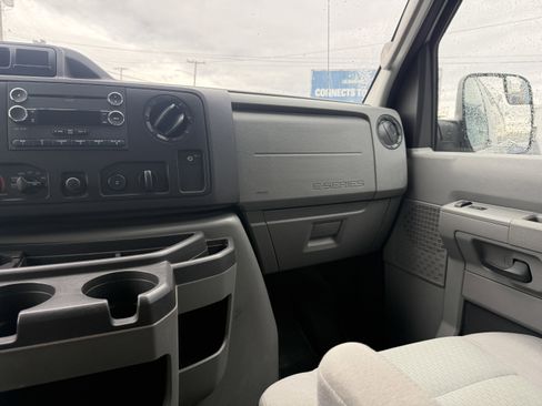 Used 2011 Ford E-350 and Econoline 350 XLT image 24