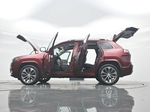 Used 2019 Jeep Cherokee Overland AWD/4WD image 52