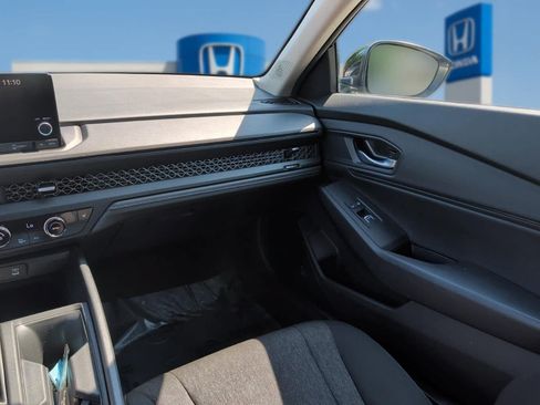 Used 2025 Honda Accord SE image 29