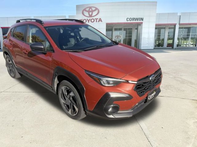 Used 2024 Subaru Crosstrek 2.5i Limited w/ Crosstrek Mirror Package AWD/4WD image 2