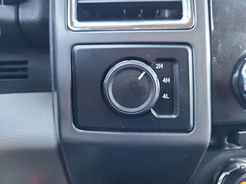 Used 2016 Ford F150 XLT w/ XTR Package image 26