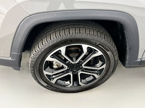 Used 2022 Jeep Compass Limited image 11