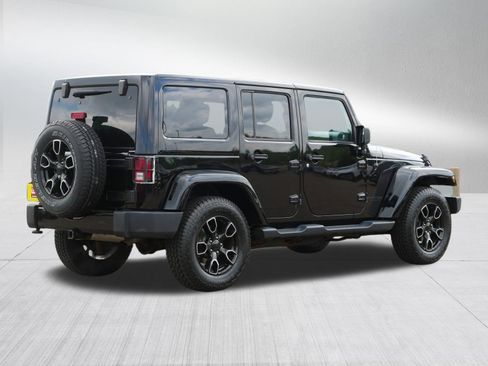 Used 2018 Jeep Wrangler Unlimited Sahara AWD/4WD image 7