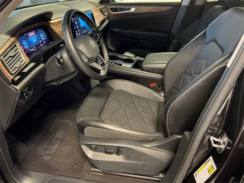 Certified 2024 Volkswagen Atlas SE image 6