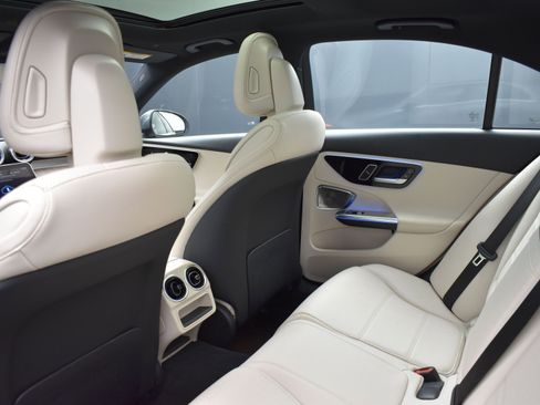 Used 2022 Mercedes-Benz C 300 4MATIC Sedan w/ Exclusive Trim Package image 16