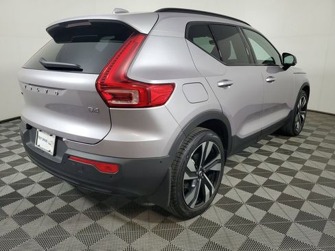 Used 2026 Volvo XC40 B4 Plus w/ Climate Package image 8