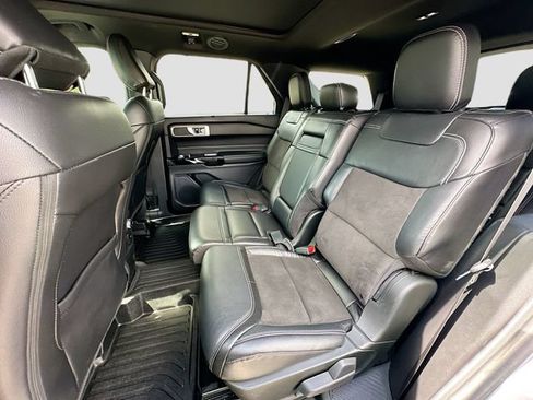 Used 2022 Ford Explorer ST w/ ST High-Performance Pack AWD/4WD image 22