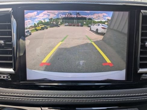 Used 2023 Chrysler Pacifica Limited FWD image 26
