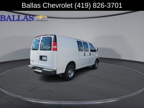 Used 2014 Chevrolet Express 2500 RWD image 8
