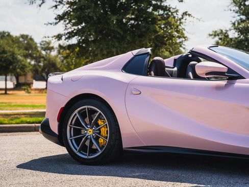 Used 2021 Ferrari 812 GTS RWD image 21
