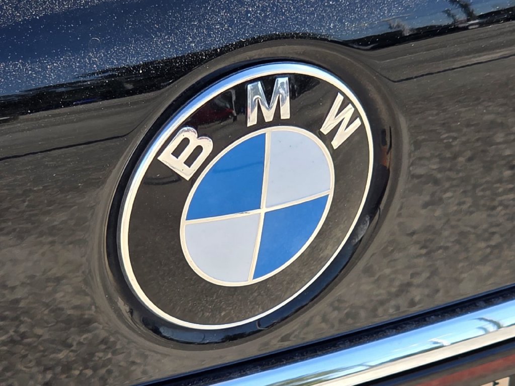 Used 2020 BMW 740i w/ Premium Package RWD image 36