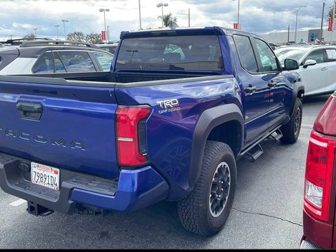 Used 2025 Toyota Tacoma TRD Off-Road AWD/4WD image 2