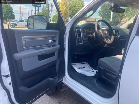 Used 2016 RAM 2500 SLT AWD/4WD image 17