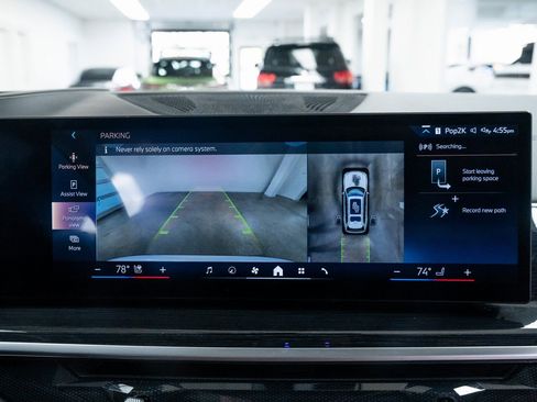 Used 2024 BMW X7 xDrive40i w/ M Sport Package image 13