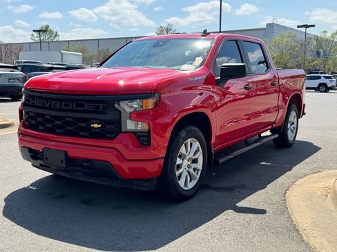 Used 2022 Chevrolet Silverado 1500 Custom AWD/4WD image 3